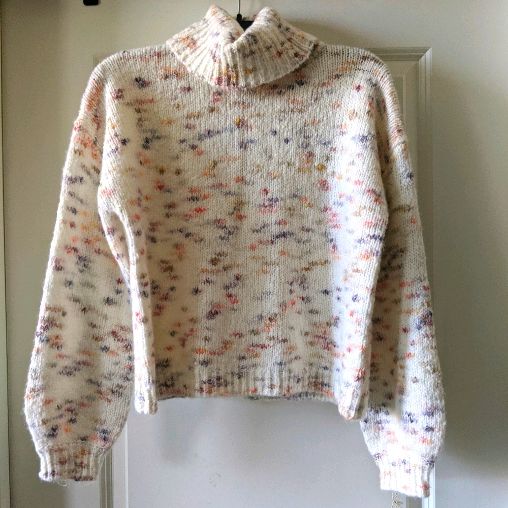 Cozy turtleneck sweater with balloon sleeves
